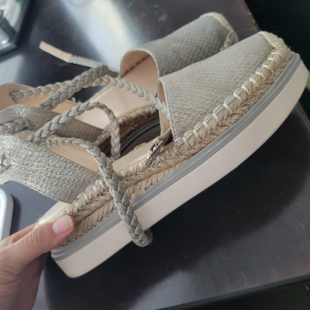 Beautiful Jlo Espadrilles shoes - Picture 2 of 4